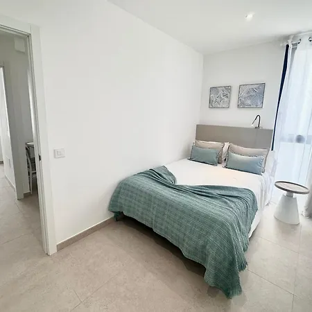 Lombok, Floor, Terrace, 2 Bedrooms And 2 Bathrooms *