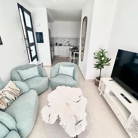 Lombok, Floor, Terrace, 2 Bedrooms And 2 Bathrooms *